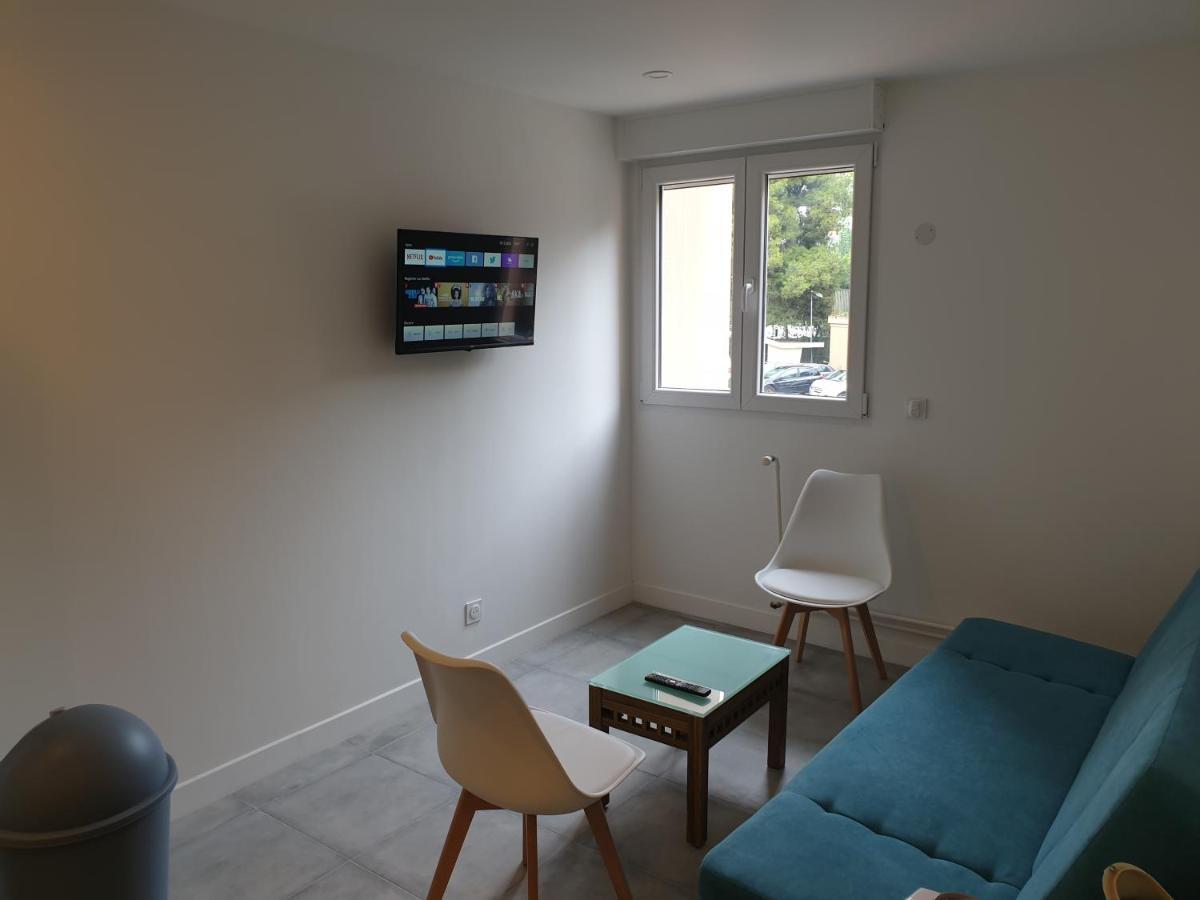 Appartements Renove 2023 Proche Aeroport 5Min, Gare Sncf 2 Min, Tramway Au Pied De L'Immeuble , Parking Possible, Renovated Apartments 2023 Near The Airport 5 Min, Train Station 2 Min, Tram Next To The Building 1 Min, Parking Possible Nice Eksteriør bilde