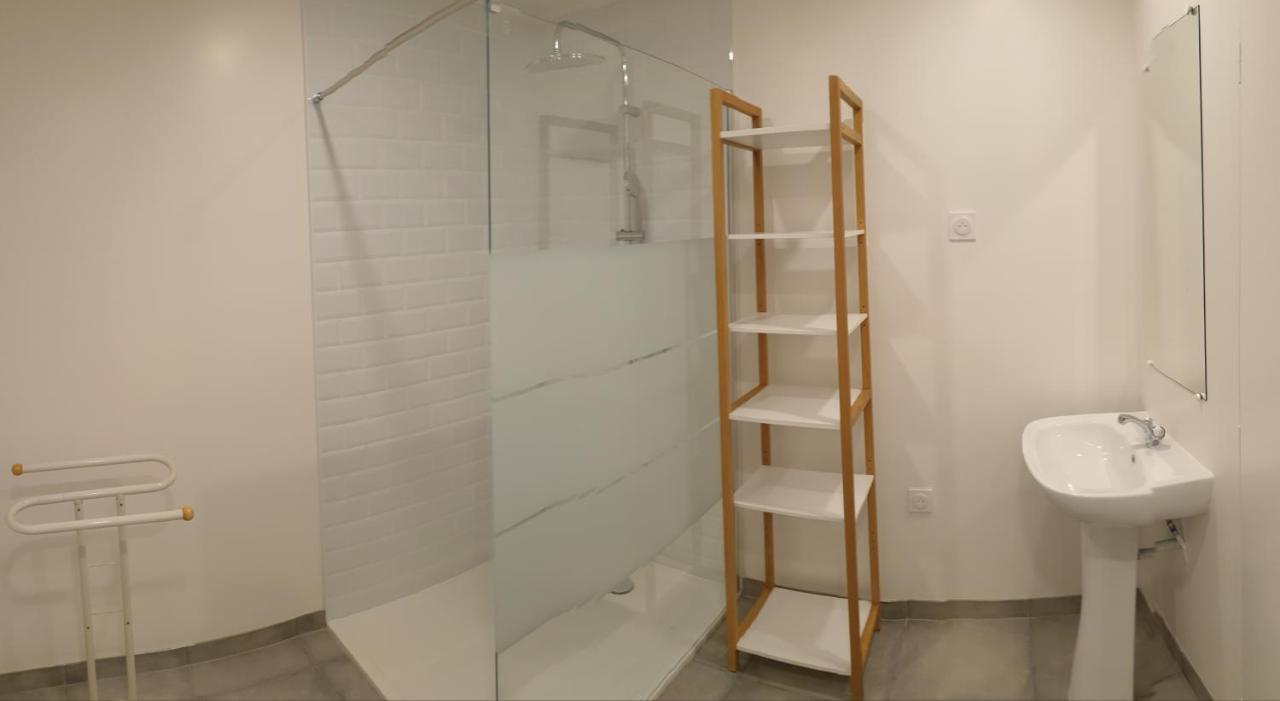 Appartements Renove 2023 Proche Aeroport 5Min, Gare Sncf 2 Min, Tramway Au Pied De L'Immeuble , Parking Possible, Renovated Apartments 2023 Near The Airport 5 Min, Train Station 2 Min, Tram Next To The Building 1 Min, Parking Possible Nice Eksteriør bilde