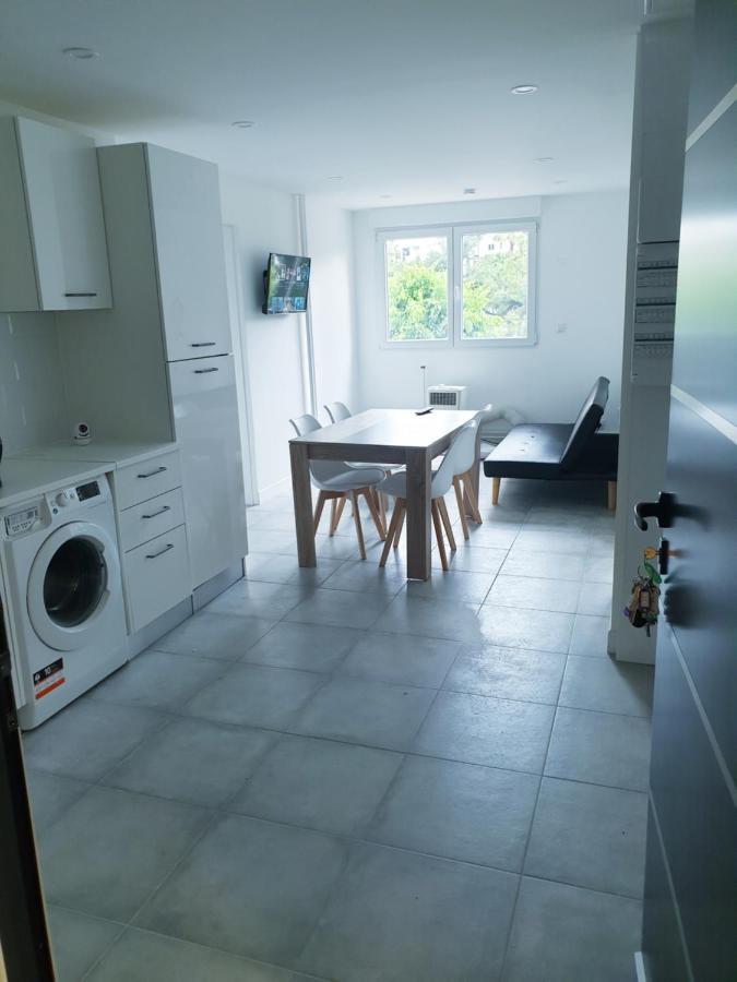 Appartements Renove 2023 Proche Aeroport 5Min, Gare Sncf 2 Min, Tramway Au Pied De L'Immeuble , Parking Possible, Renovated Apartments 2023 Near The Airport 5 Min, Train Station 2 Min, Tram Next To The Building 1 Min, Parking Possible Nice Eksteriør bilde