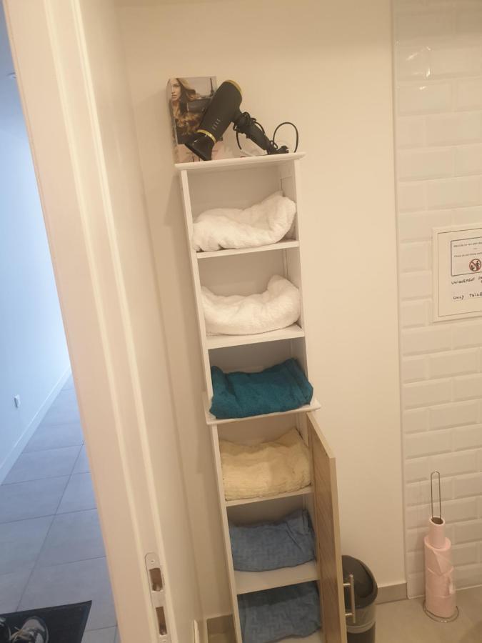 Appartements Renove 2023 Proche Aeroport 5Min, Gare Sncf 2 Min, Tramway Au Pied De L'Immeuble , Parking Possible, Renovated Apartments 2023 Near The Airport 5 Min, Train Station 2 Min, Tram Next To The Building 1 Min, Parking Possible Nice Eksteriør bilde