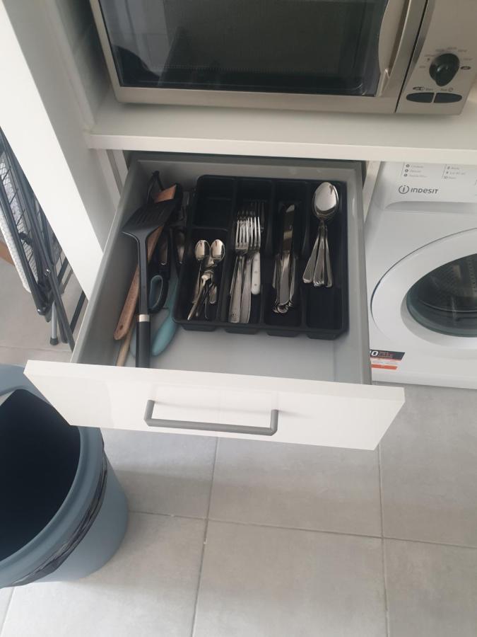 Appartements Renove 2023 Proche Aeroport 5Min, Gare Sncf 2 Min, Tramway Au Pied De L'Immeuble , Parking Possible, Renovated Apartments 2023 Near The Airport 5 Min, Train Station 2 Min, Tram Next To The Building 1 Min, Parking Possible Nice Eksteriør bilde