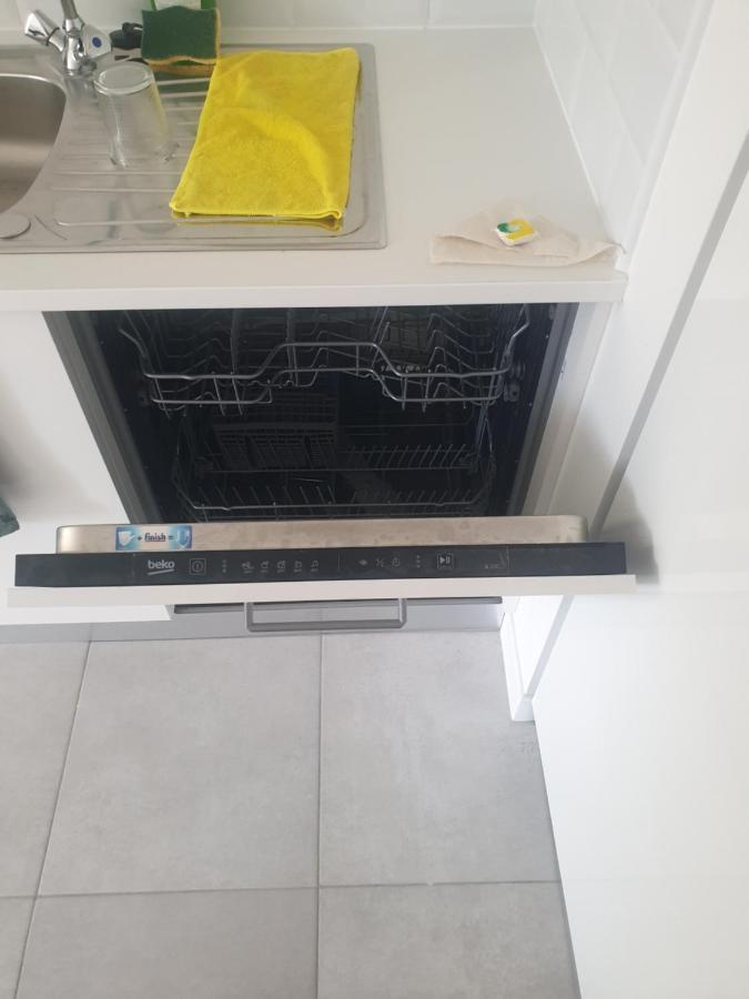 Appartements Renove 2023 Proche Aeroport 5Min, Gare Sncf 2 Min, Tramway Au Pied De L'Immeuble , Parking Possible, Renovated Apartments 2023 Near The Airport 5 Min, Train Station 2 Min, Tram Next To The Building 1 Min, Parking Possible Nice Eksteriør bilde