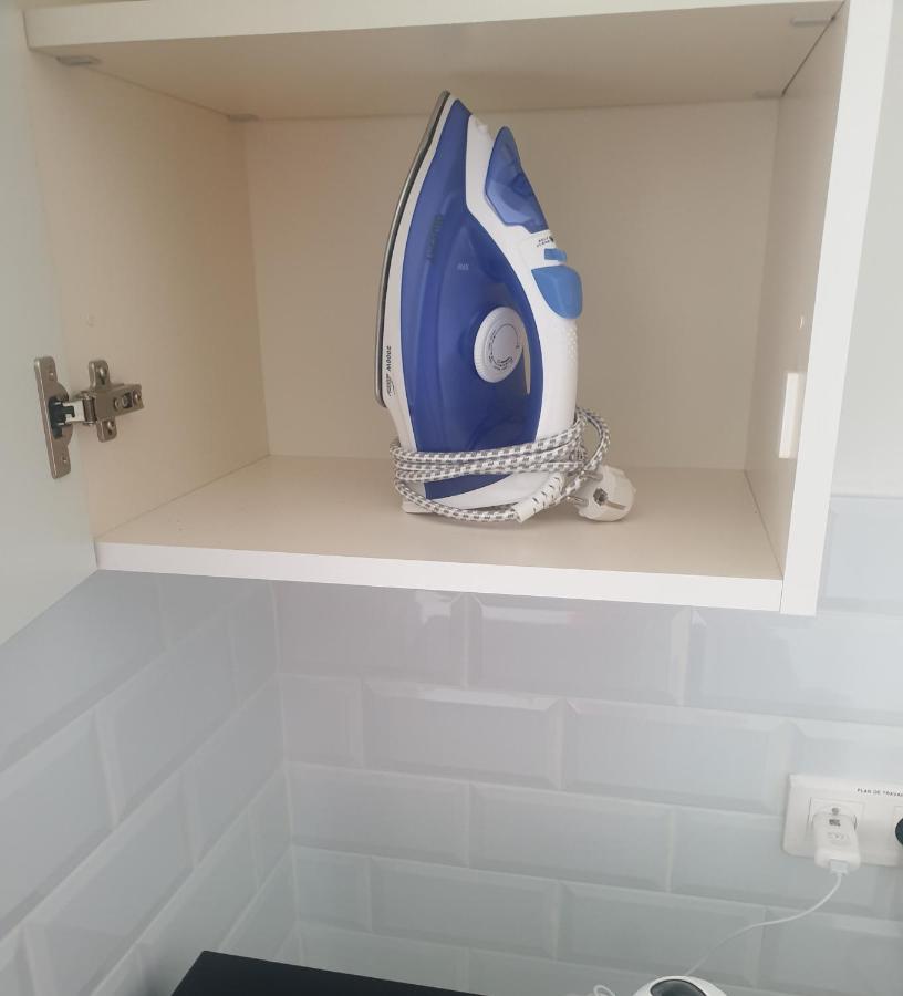 Appartements Renove 2023 Proche Aeroport 5Min, Gare Sncf 2 Min, Tramway Au Pied De L'Immeuble , Parking Possible, Renovated Apartments 2023 Near The Airport 5 Min, Train Station 2 Min, Tram Next To The Building 1 Min, Parking Possible Nice Eksteriør bilde