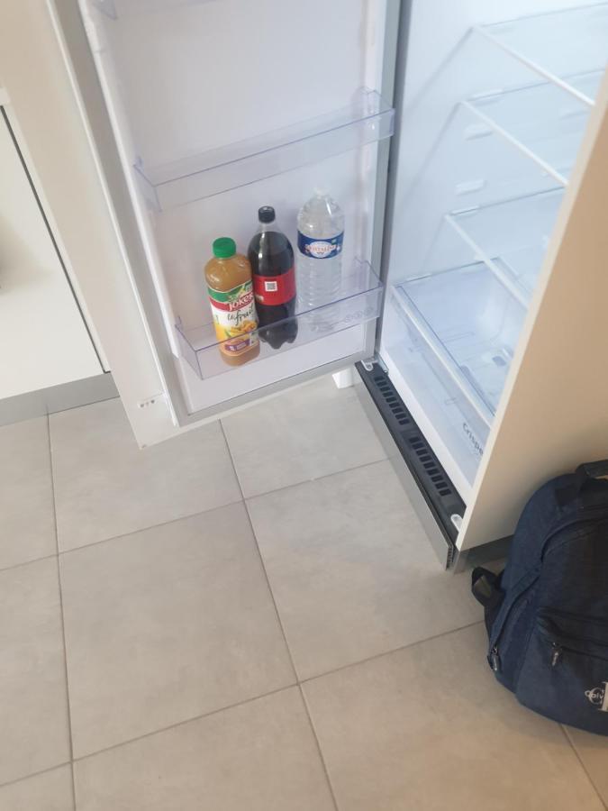 Appartements Renove 2023 Proche Aeroport 5Min, Gare Sncf 2 Min, Tramway Au Pied De L'Immeuble , Parking Possible, Renovated Apartments 2023 Near The Airport 5 Min, Train Station 2 Min, Tram Next To The Building 1 Min, Parking Possible Nice Eksteriør bilde