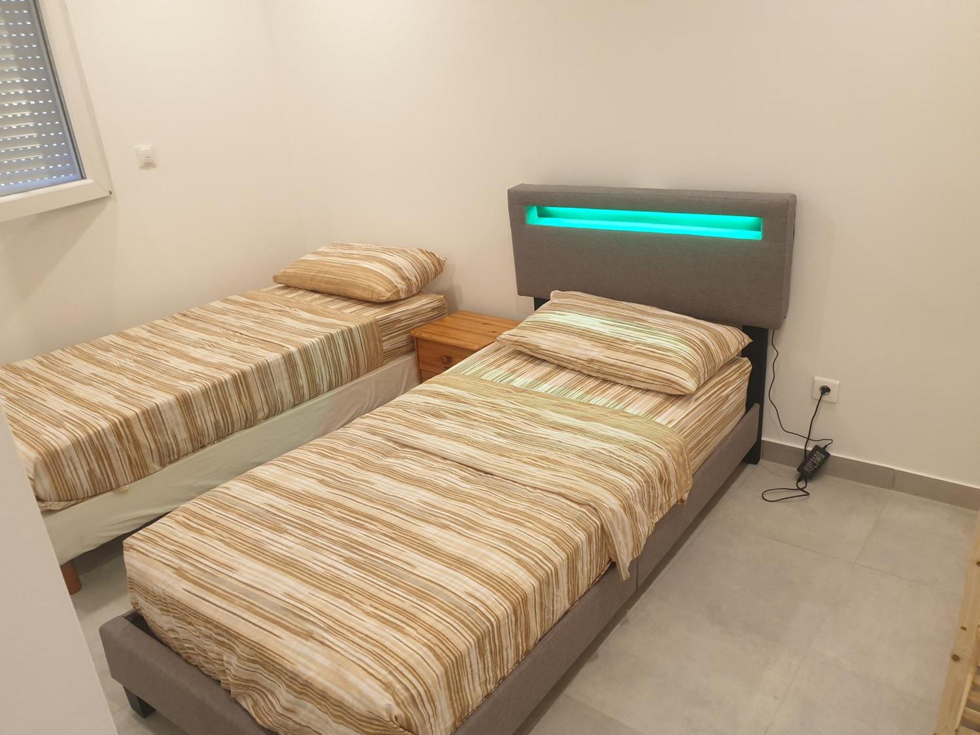 Appartements Renove 2023 Proche Aeroport 5Min, Gare Sncf 2 Min, Tramway Au Pied De L'Immeuble , Parking Possible, Renovated Apartments 2023 Near The Airport 5 Min, Train Station 2 Min, Tram Next To The Building 1 Min, Parking Possible Nice Rom bilde