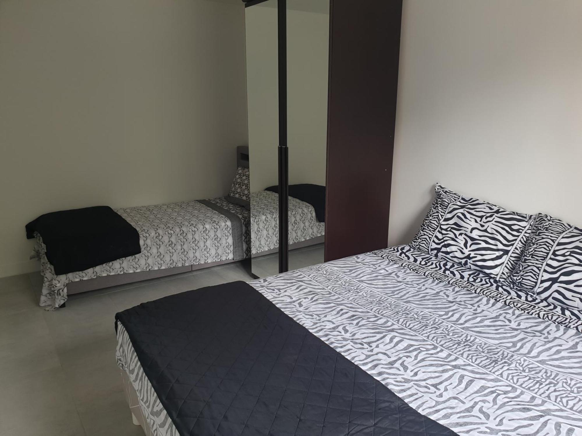 Appartements Renove 2023 Proche Aeroport 5Min, Gare Sncf 2 Min, Tramway Au Pied De L'Immeuble , Parking Possible, Renovated Apartments 2023 Near The Airport 5 Min, Train Station 2 Min, Tram Next To The Building 1 Min, Parking Possible Nice Rom bilde